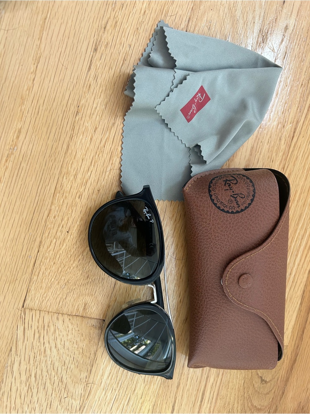 Ray-Ban Black Sunglasses with Brown Case and Gray Cloth